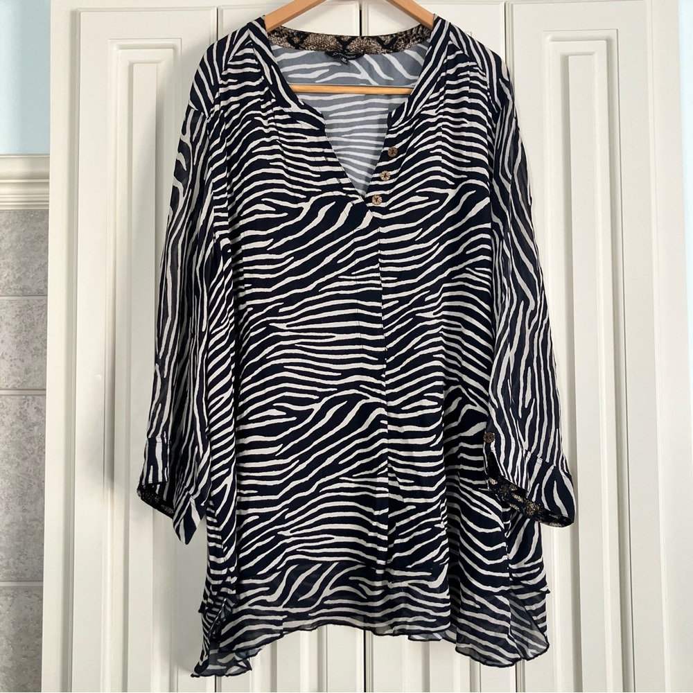 JOHN MARK Animal Print Top in Black White  V Neck Blouse Size 3XL Safari